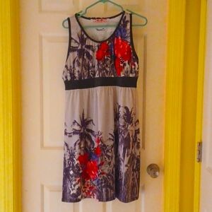 Barcelona Style!  Smash! sleeveless summer dress